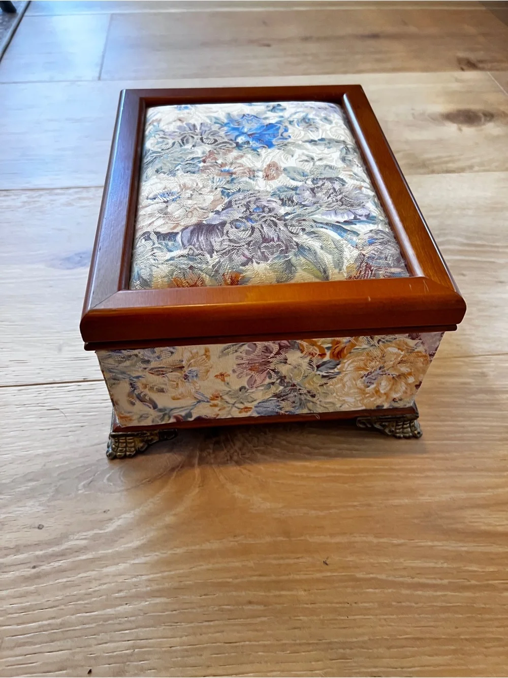 Vintage Floral Tapestry Jewelry Box Wood Trim Removable Tray Ornate Feet